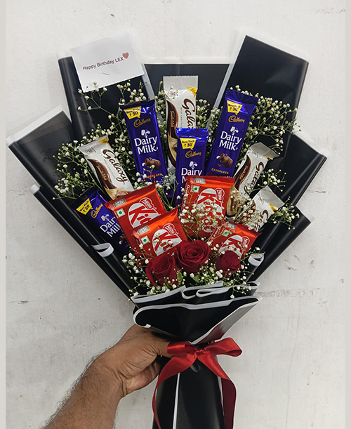 Mixed Chocolate & Red Roses Bouquet – Elegant Gift Hamper