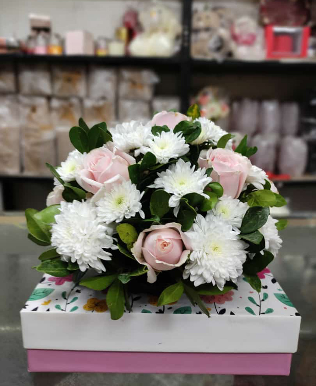 15 Sweet Pink Roses Basket
