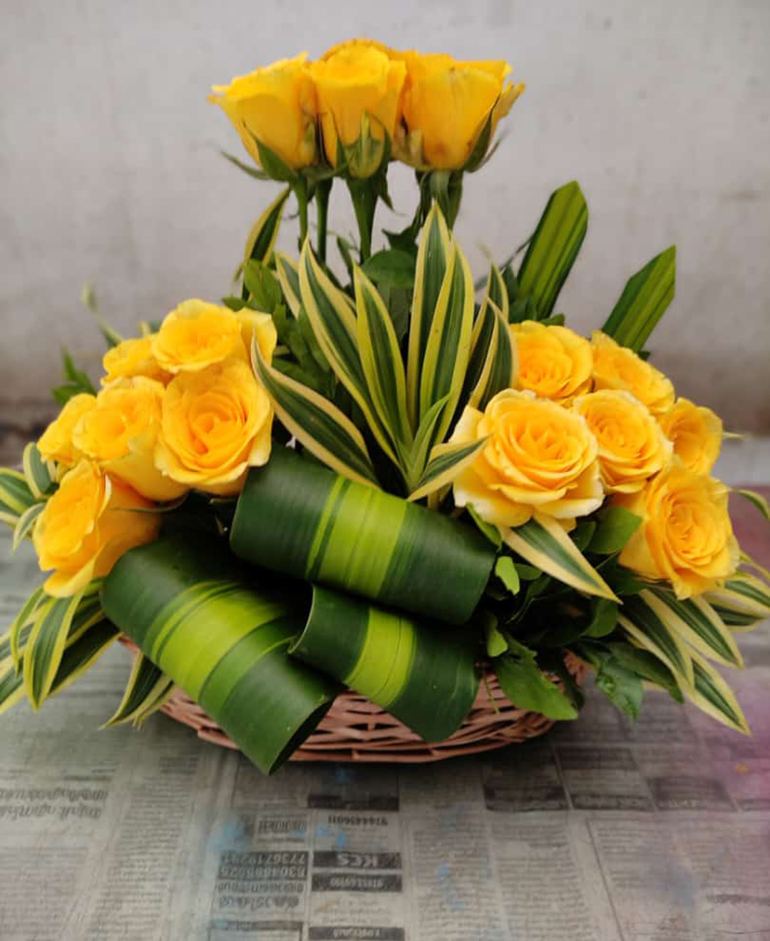 20 Yellow Roses Basket