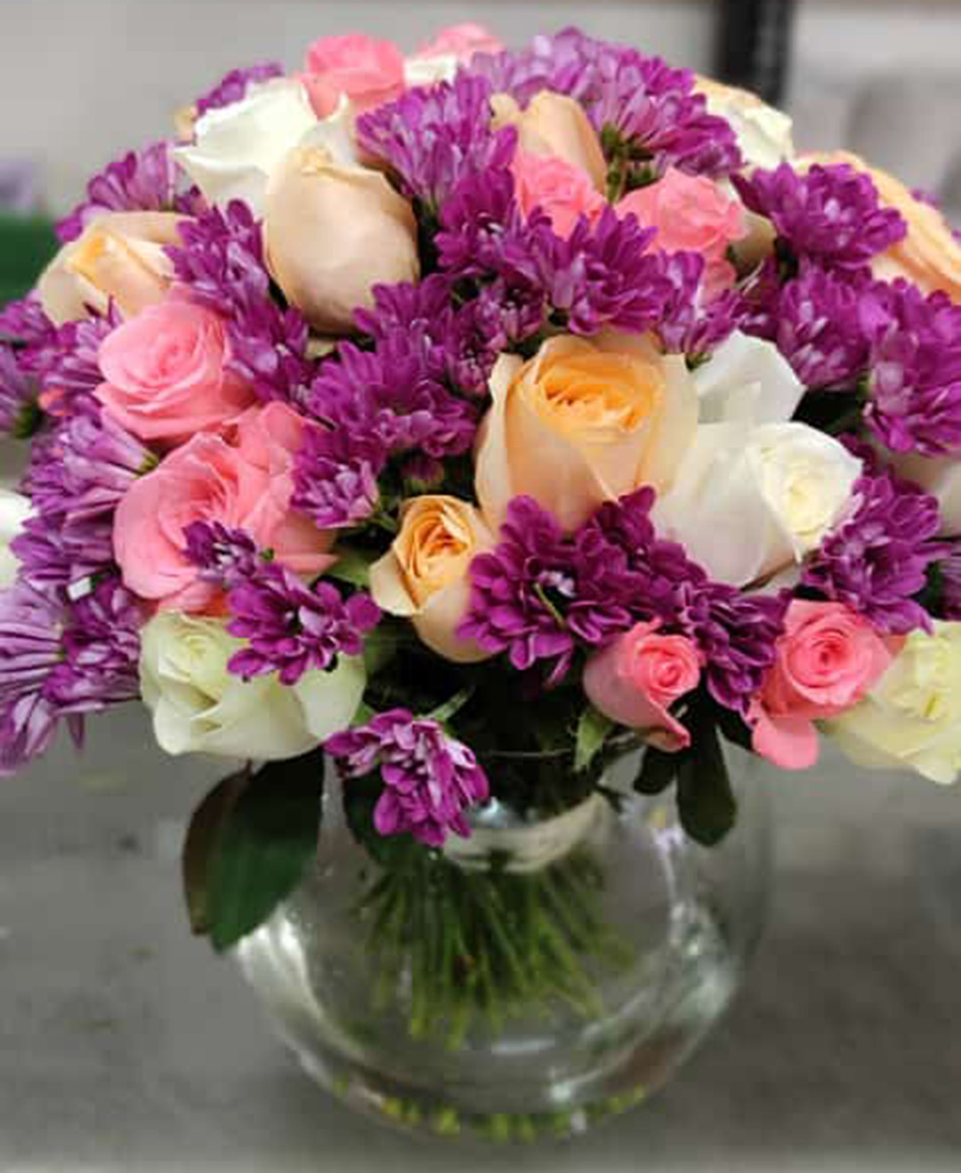 30 Mixed Roses And Purple Chysamnthimum Glass Vase