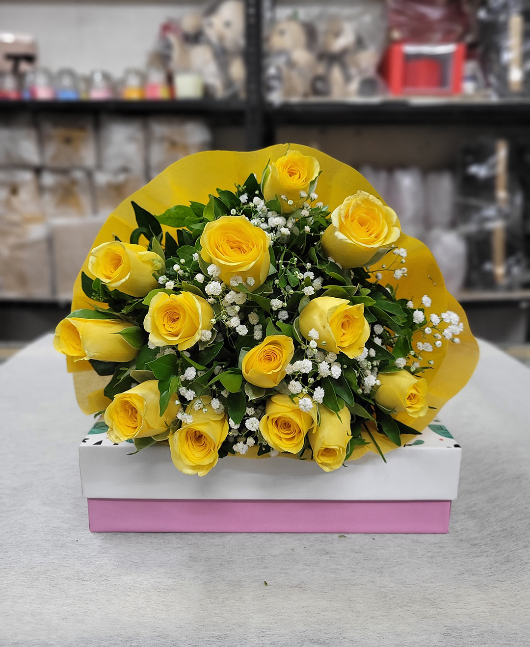 *12 Yellow Roses Bunch Paper Packing