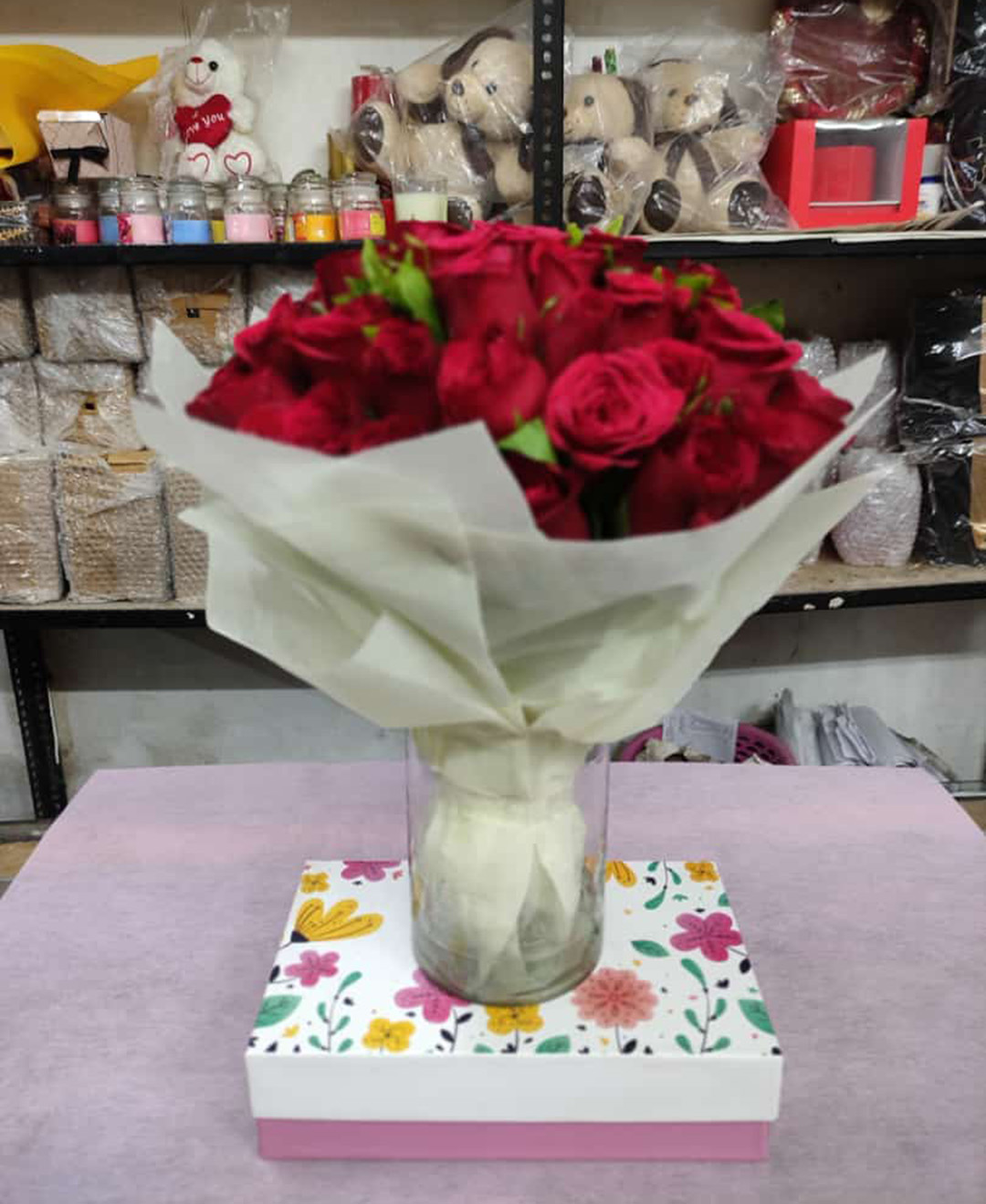 50 Red Roses Glass Vase